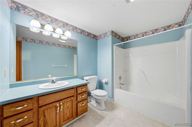 7196 Balla Drive, Wheatfield, NY 14120