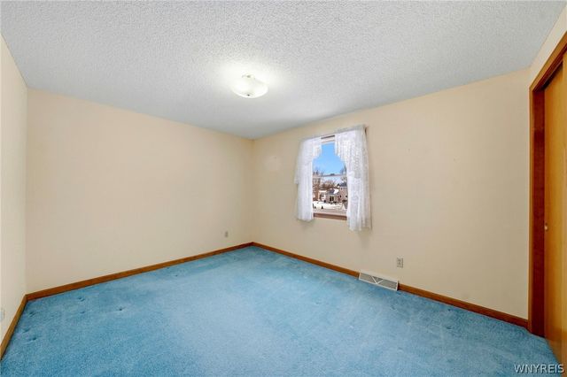 7196 Balla Drive, Wheatfield, NY 14120