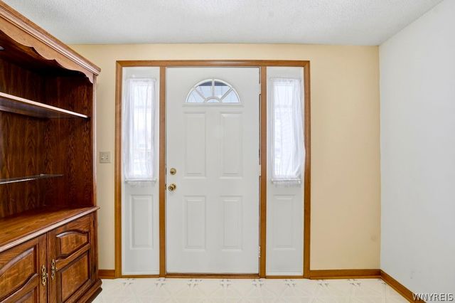 7196 Balla Drive, Wheatfield, NY 14120