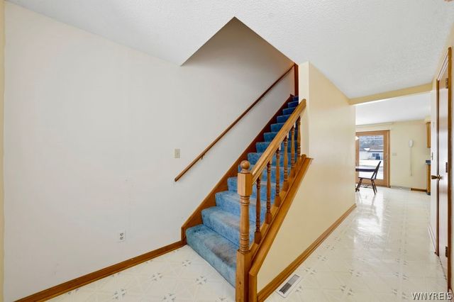 7196 Balla Drive, Wheatfield, NY 14120