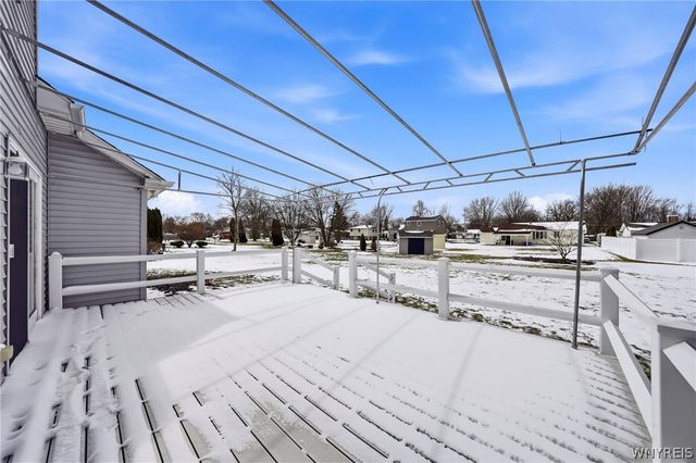 7196 Balla Drive, Wheatfield, NY 14120