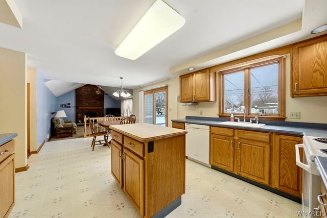 7196 Balla Drive, Wheatfield, NY 14120