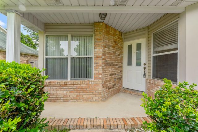 1329 White Blossom Lane, Fort Walton Beach, FL 32547