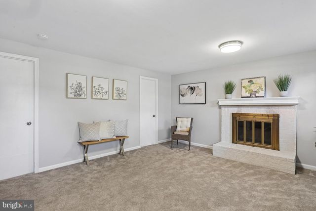 8405 FLOWER HILL, Gaithersburg, MD 20879