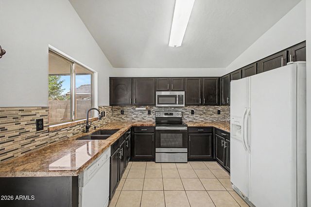 2488 W SAWTOOTH Way, San Tan Valley, AZ 85144