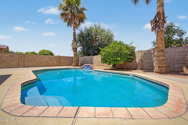 2488 W SAWTOOTH Way, San Tan Valley, AZ 85144