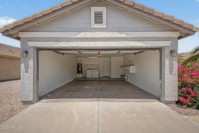2488 W SAWTOOTH Way, San Tan Valley, AZ 85144