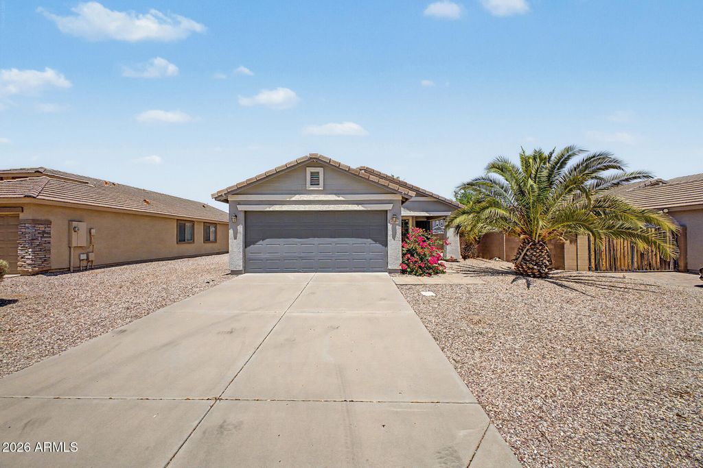 2488 W SAWTOOTH Way, San Tan Valley, AZ 85144
