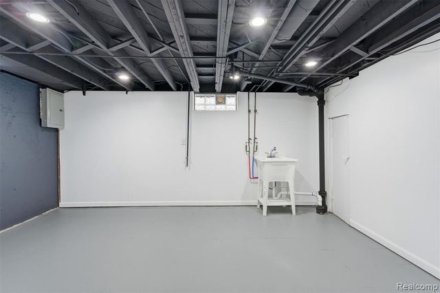 16221 Wormer Street, Detroit, MI 48219