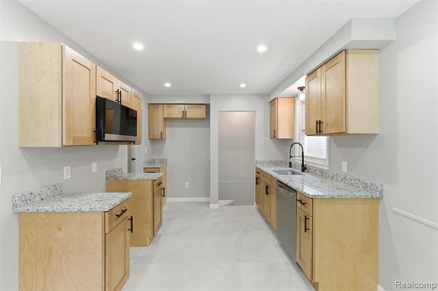 16221 Wormer Street, Detroit, MI 48219