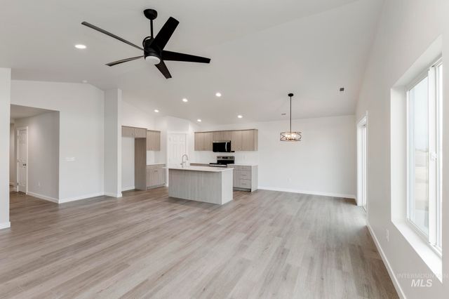 5475 S Desert Cactus Ave, Meridian, ID 83642