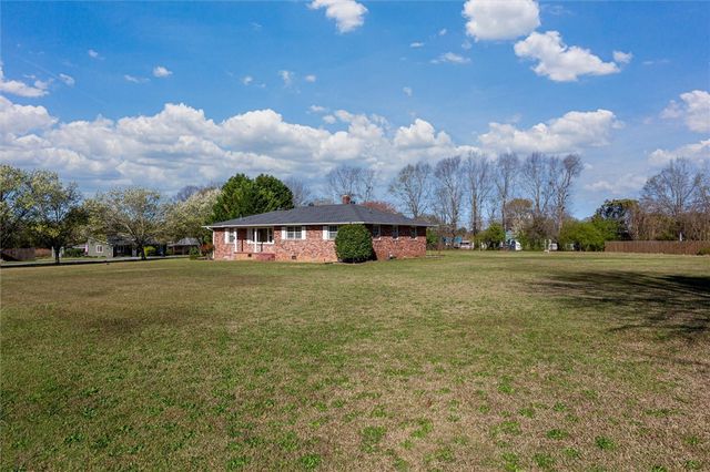 107 Lucius Avenue, Belton, SC 29627