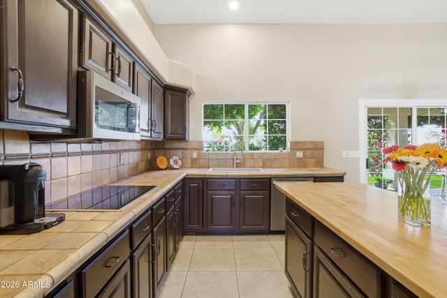 1349 E CATAMARAN Drive, Gilbert, AZ 85234