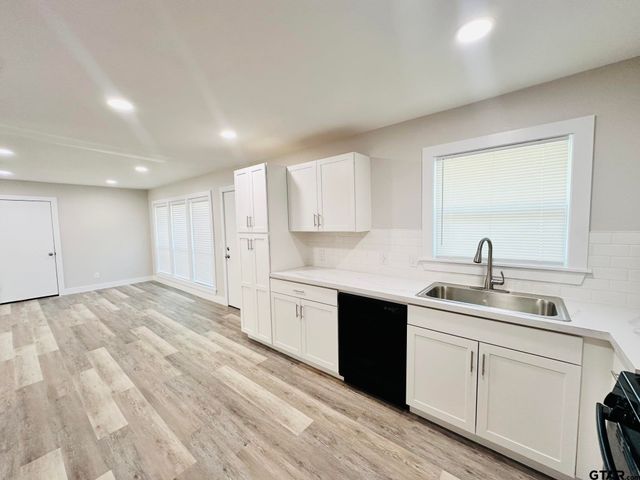 2116 Pine Crest, Tyler, TX 75701