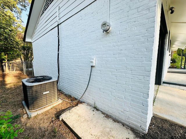2116 Pine Crest, Tyler, TX 75701