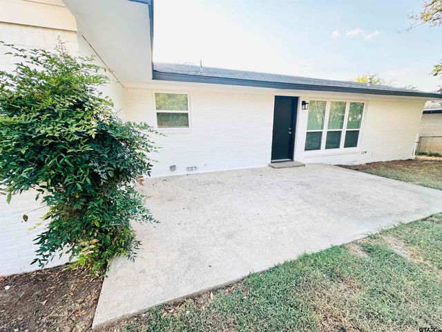 2116 Pine Crest, Tyler, TX 75701