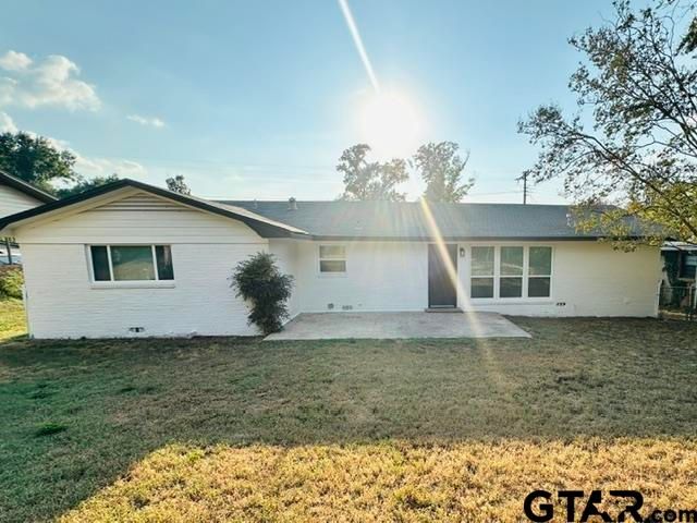 2116 Pine Crest, Tyler, TX 75701