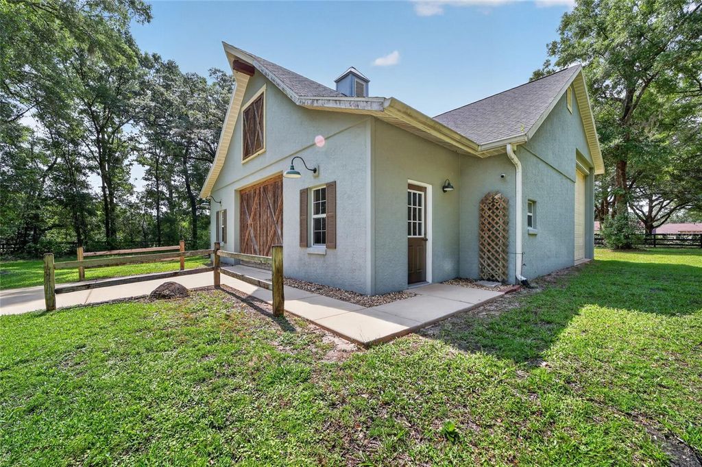 Image 4 of property listing at 7040 SW 97TH PLACE, Ocala, FL 34476