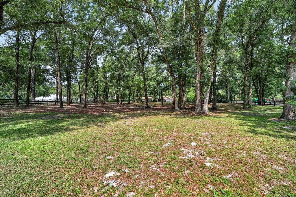 Image 81 of property listing at 7040 SW 97TH PLACE, Ocala, FL 34476