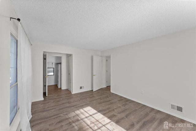 85 Caitlin Court, Franklin, NJ 08823