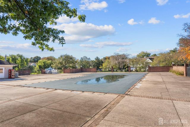 85 Caitlin Court, Franklin, NJ 08823