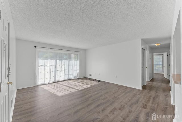 85 Caitlin Court, Franklin, NJ 08823