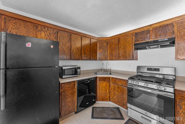 85 Caitlin Court, Franklin, NJ 08823