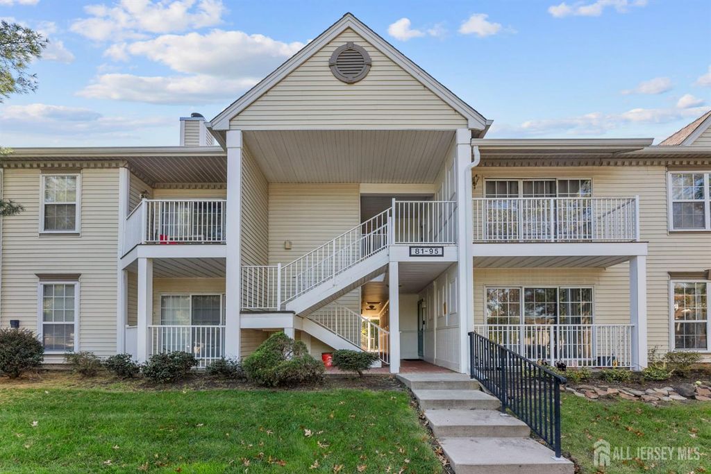 85 Caitlin Court, Franklin, NJ 08823