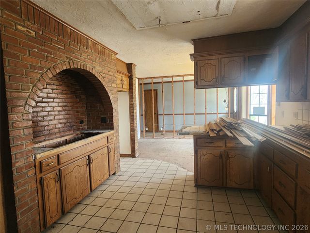 28251 E 2nd Street, Catoosa, OK 74015