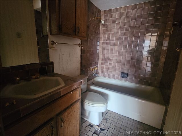 28251 E 2nd Street, Catoosa, OK 74015