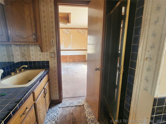 28251 E 2nd Street, Catoosa, OK 74015