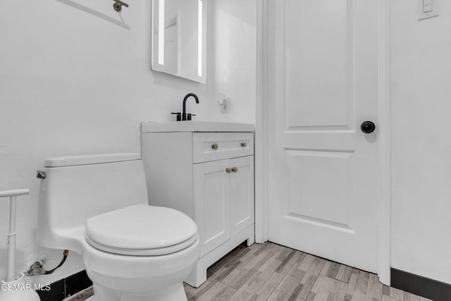 5847 S Wilton Place 5849, Los Angeles, CA 90047