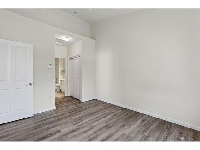 4054 S Crystal Cir 203, Aurora, CO 80014