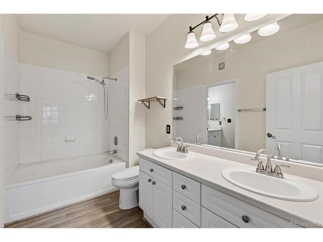 4054 S Crystal Cir 203, Aurora, CO 80014