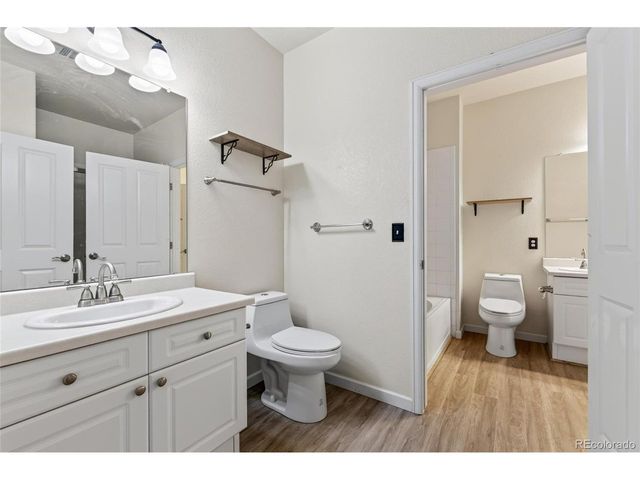4054 S Crystal Cir 203, Aurora, CO 80014