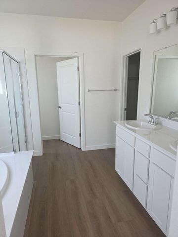 10327 Dal Ct, Elk Grove, CA 95757