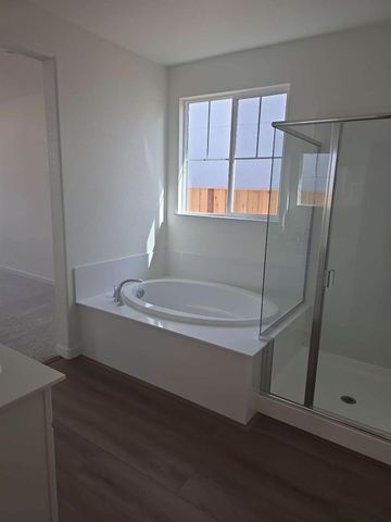 10327 Dal Ct, Elk Grove, CA 95757