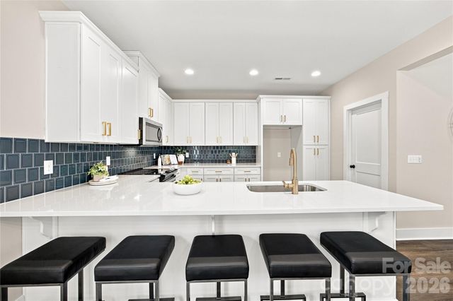 2211 W Seventh Avenue, Gastonia, NC 28052