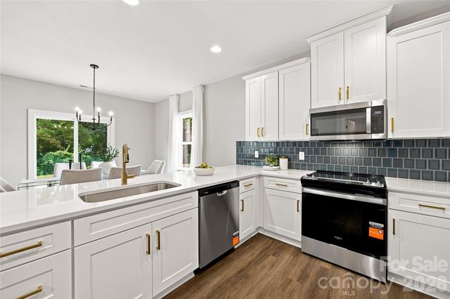 2211 W Seventh Avenue, Gastonia, NC 28052