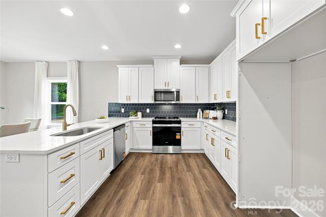 2211 W Seventh Avenue, Gastonia, NC 28052