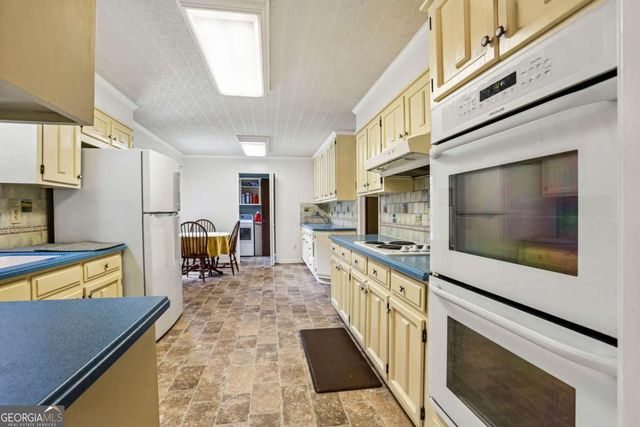 145 White Road, Fayetteville, GA 30214