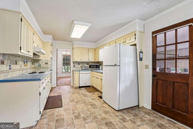 145 White Road, Fayetteville, GA 30214
