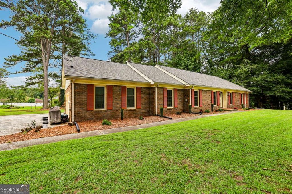 145 White Road, Fayetteville, GA 30214