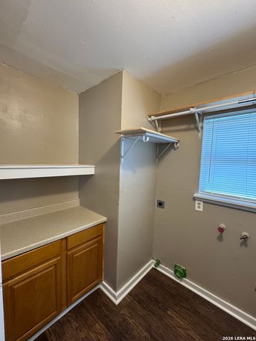 3806 W Martin, San Antonio, TX 78207