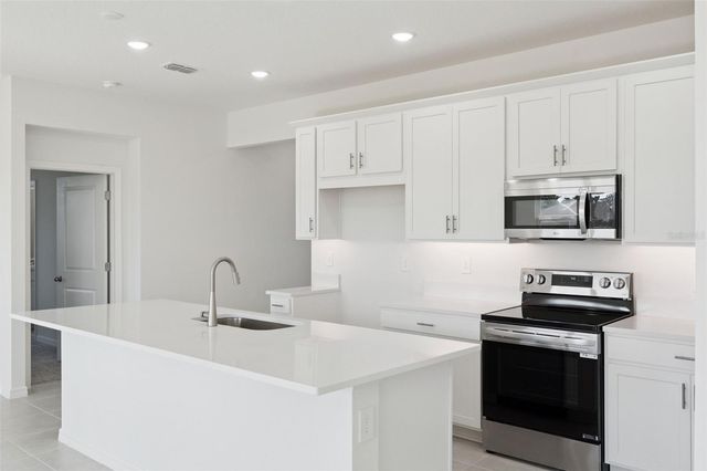 826 EMERALD GROVE DRIVE, Apopka, FL 32703