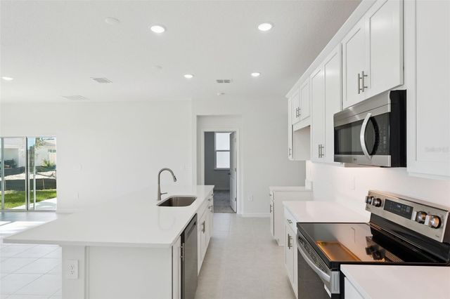 826 EMERALD GROVE DRIVE, Apopka, FL 32703