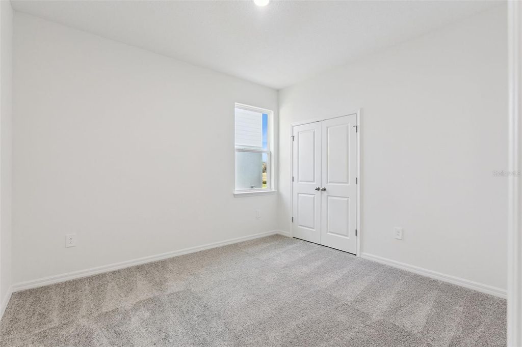 Image 11 of property listing at 826 EMERALD GROVE DRIVE, Apopka, FL 32703