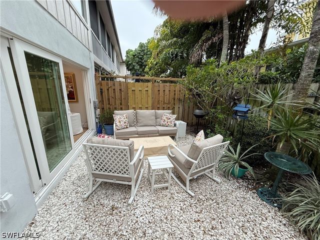 302 2nd ST S 302, Naples, FL 34102