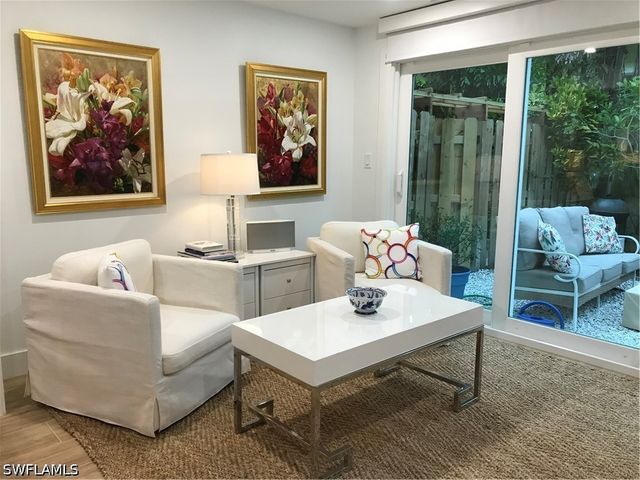 302 2nd ST S 302, Naples, FL 34102