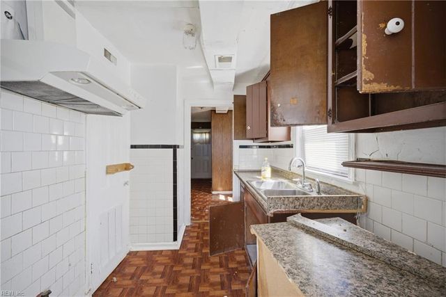 843 15th ST, Newport News, VA 23607